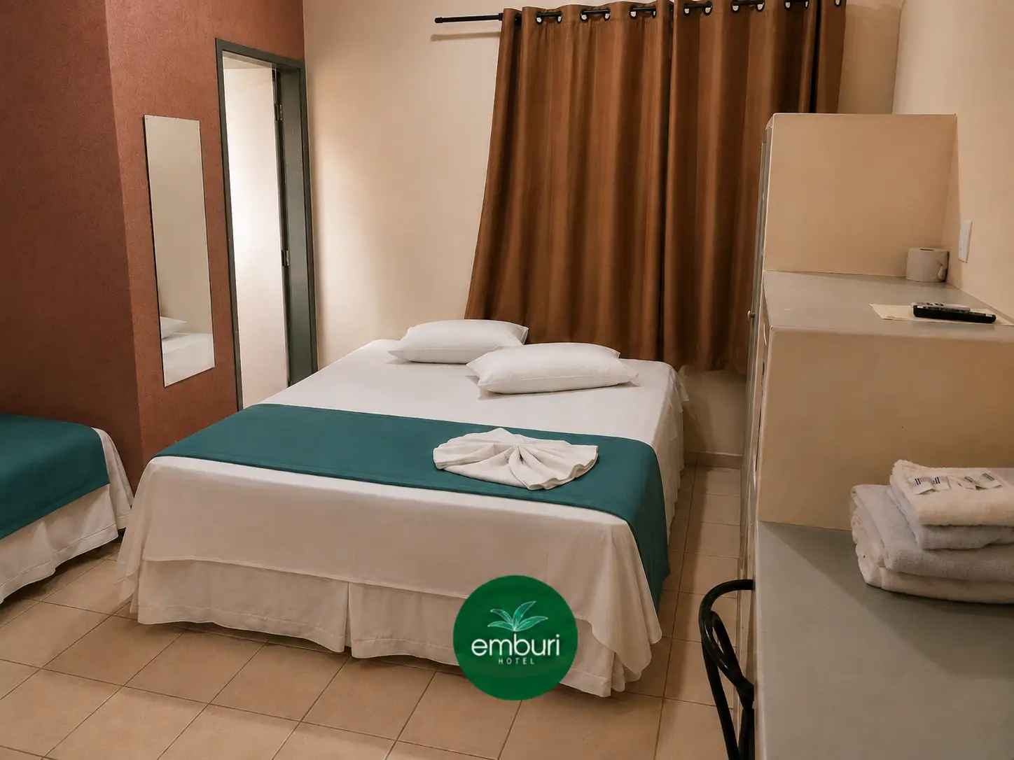 Quarto Familia Simples — Emburi Hotel