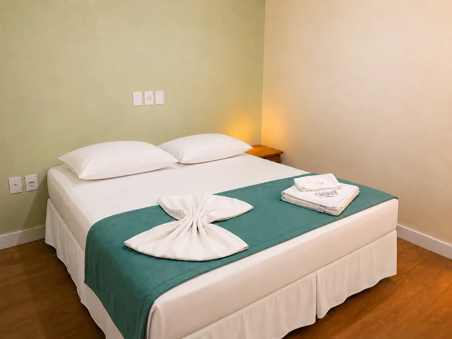 Quarto Individual — Emburi Hotel
